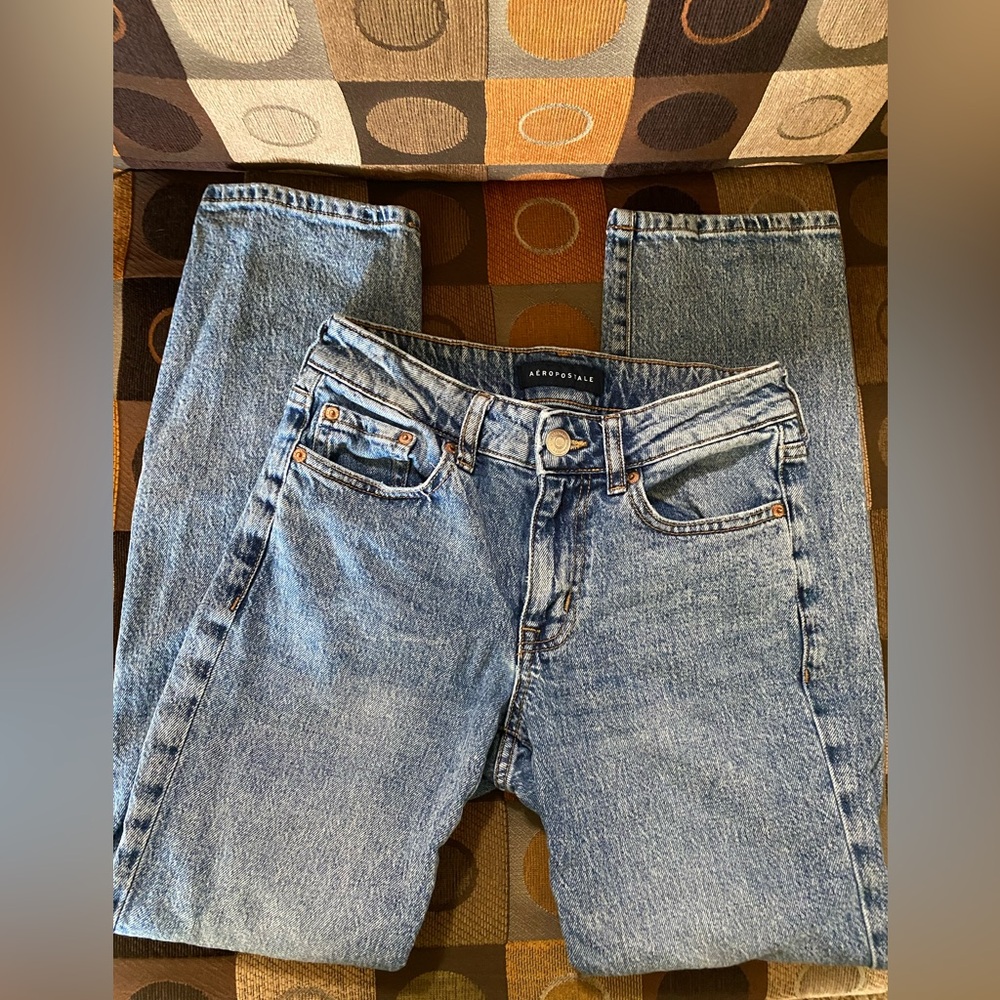 3/$20 Aeropostale Light Wash Mid Rise Ankle Straight Jeans 0R